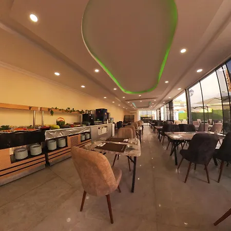 Ξενοδοχείο Crown Health & 5*